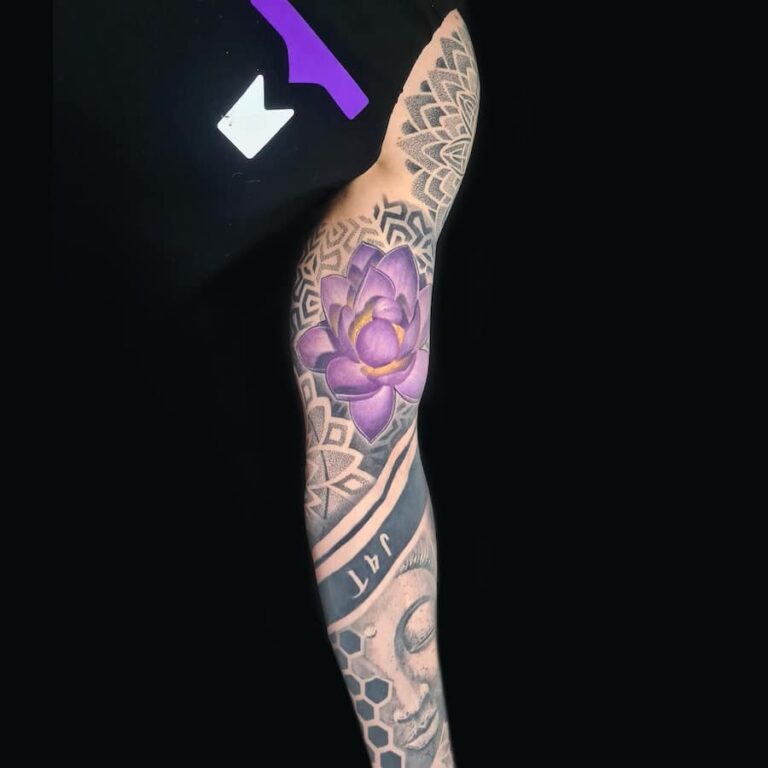 Zwart-wit sleeve met Buddha en een paarse lotus gezet door Dondersch